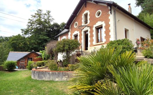 Beautiful old 19th century house, heated swimming pool, garages and outbuildings