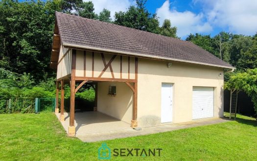 House with full basement in a quiet area