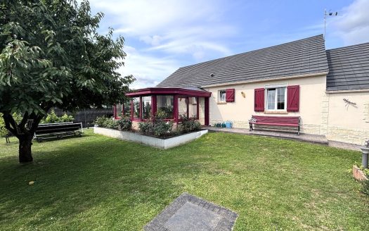 Single storey 3 bedrooms