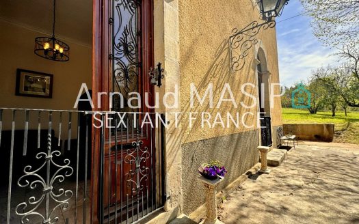 4/5 BED RENOVATED PERIOD PROPERTY, 1-BED SELF-CONTAINED ANNEX, OUTBUILDINGS, LARGE PLOT