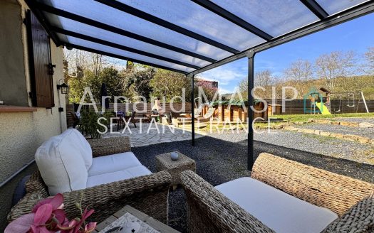 4/5 BED RENOVATED PERIOD PROPERTY, 1-BED SELF-CONTAINED ANNEX, OUTBUILDINGS, LARGE PLOT
