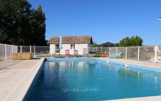 LARGE RENOVATED FAMILY HOUSE – SWIMMING POOL – 1.3 HECTARE – NOT OPPOSED