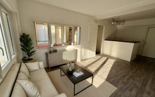 For sale – 1-bedroom apartment with terrace and separate entrance