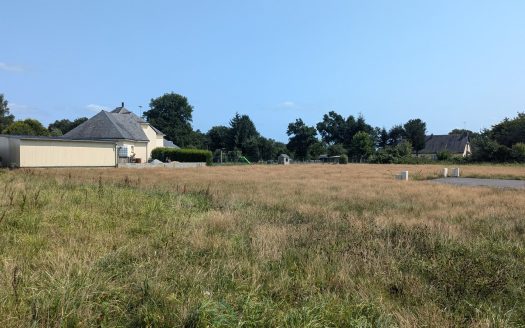 5 fully serviced building plots in Lignol