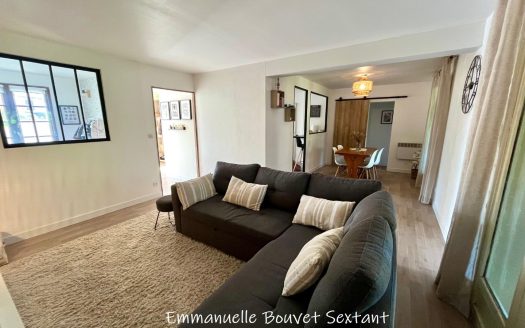 BERGERAC, left river-bank, semi detached house, 4 bedrooms with an ensuite on ground floor, veranda, cellar, garage, garden