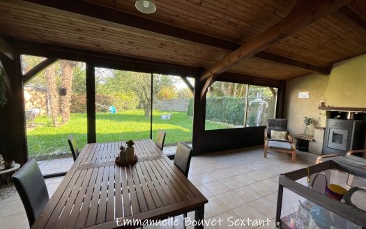 BERGERAC, left river-bank, semi detached house, 4 bedrooms with an ensuite on ground floor, veranda, cellar, garage, garden