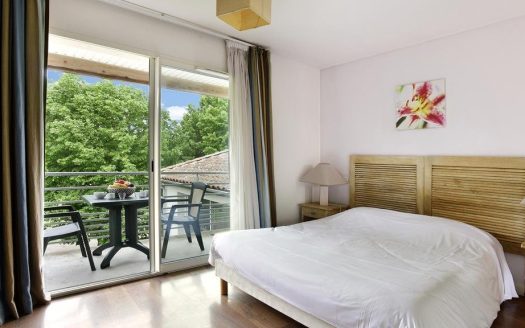 RENTAL INVESTMENT – LAGORD – Residence Vacanceole – Le Domaine du Chateau*** – 6.78% profitability.