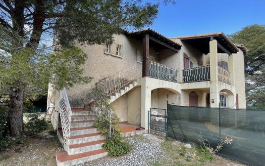 FRENCH PROVENCE – ST MITRE – Dual-Living Villa with Breathtaking Views & Provençal Charm