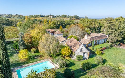 3 stone houses in a magnificient park