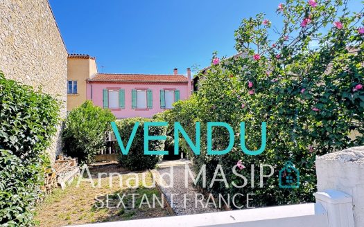 4 BED TOWN HOUSE, GARAGE, TERRACE, SUMMER KITCHEN, GARDEN – NEAR QUILLAN TOWN CENTER