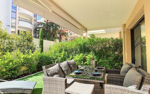 Cannes – Palm Beach – 1-Bedroom Apartment with Garden, Just 250m from the Sea