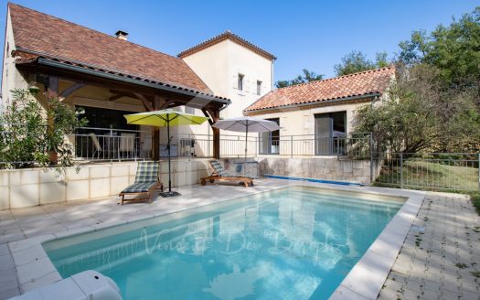 Stunning home, pool, beautiful peaceful grounds, immaculate condition