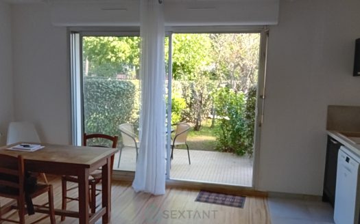 Grand studio en résidence avec parking et cave, Quartier le Parc Royan.