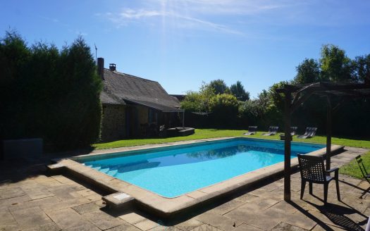 Charming real estate complex with two houses and swimming pools in the heart of the Péigord Vert.
