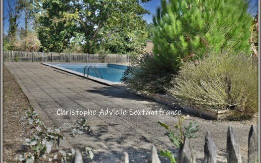 Architect villa in Bergerac with huge park, pool , close to the town center and airport