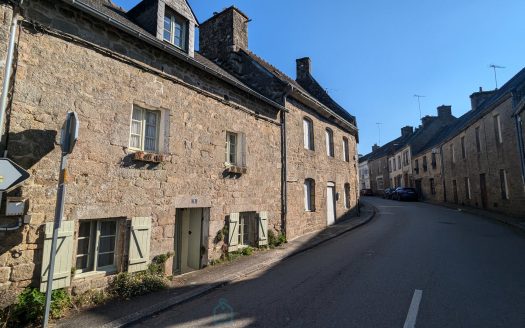 2 bedroom cottage in the center of Gueméné sur Scorff