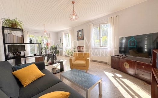 DETACHED 2-BED HOUSE WITH 2-BED GARDEN-LEVEL APARTMENT, TERRACES, LARGE, PRIVATE GARDEN, ATTRACTIVE VIEWS