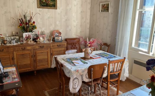 Village house with 4 bedrooms and lovely fenced garden 455 M2