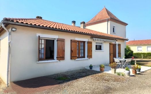 EAST OF BERGERAC, TRADITIONNAL HOUSE IN A PRIVILEGED SETTING