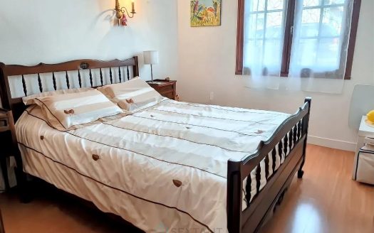 EAST OF BERGERAC, TRADITIONNAL HOUSE IN A PRIVILEGED SETTING