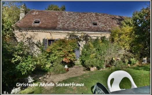 Renovated farm with pool and barn on a big plot of 6.7 ha