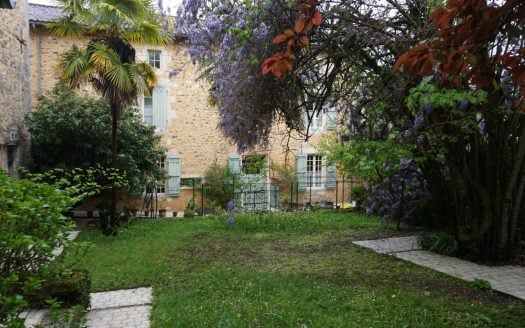 Sumptuous 19th century private mansion, in the heart of the Périgord Vert natural park.
