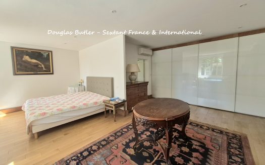 Spacious property with park and swmming pool – Dordogne river views