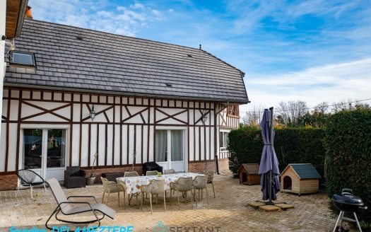 Superb family and business property –