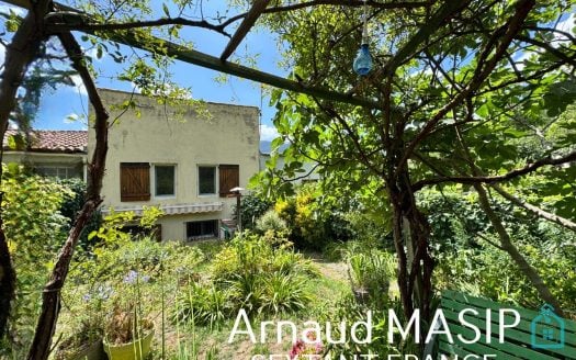 2/3BED VILLAGE HOUSE WITH SPLIT-LEVEL GARDEN