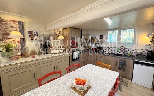 2/3BED VILLAGE HOUSE WITH SPLIT-LEVEL GARDEN