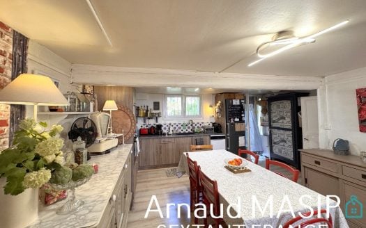 2/3BED VILLAGE HOUSE WITH SPLIT-LEVEL GARDEN