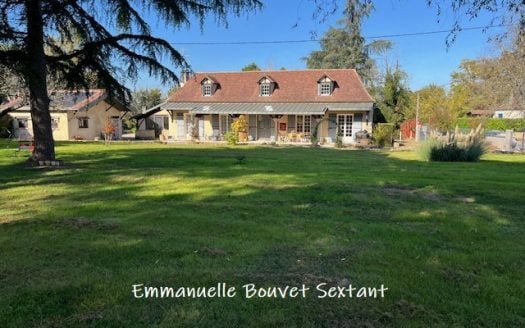 Stone house, 4 bedrooms, 2 bathrooms, garage, car-port, workshop, veranda, 51128 sq ft.