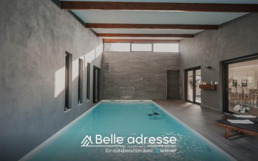 Real estate complex in a rare living environment