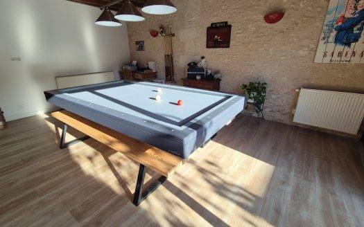 Beautiful renovated farmhouse on enclosed garden