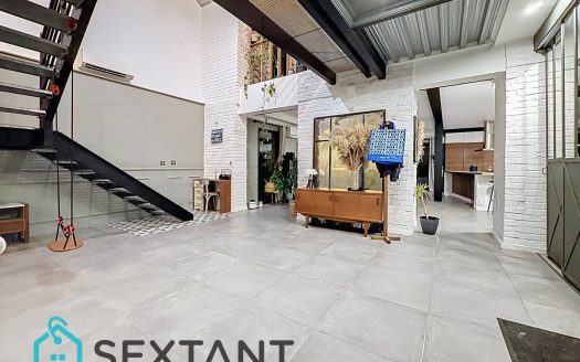 260 sq m architect-designed house