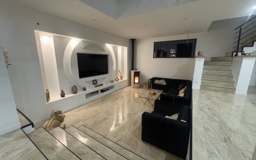 2022 house of 380 sqm House