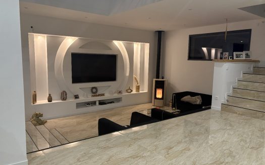 2022 house of 380 sqm House