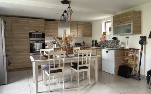 134sqm house on 675 sqm garden