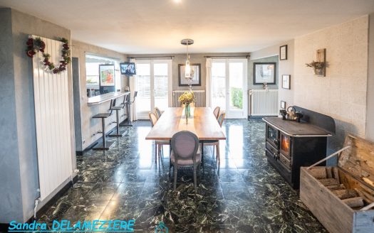 PRESTIGIOUS COTTAGE IN THE HEART OF A GREEN SETTING