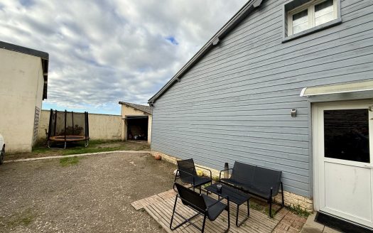 House 130 sqm – 4 bedrooms – 2 garages – Outbuildings – Sold rented