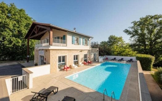 RENTAL INVESTMENT – Lissieu – Residence Appart&apos;Hotel Garden City Lissieu – 6.16% profitability