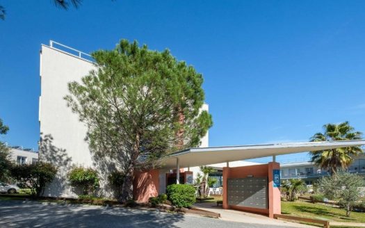 RENTAL INVESTMENT – Antibes – Le Maestria tourist residence – 6.1% return