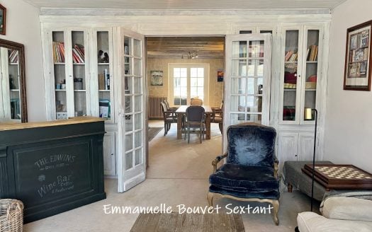 South Bergerac, large and charming village house, swimming-pool and terrace, garden, outbuidlings to convert