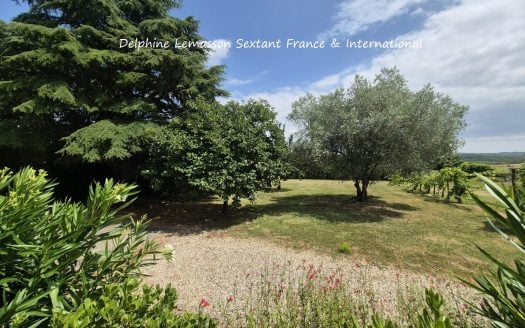 Charming Single-Storey Home with garage, orchard garden, Near Duras