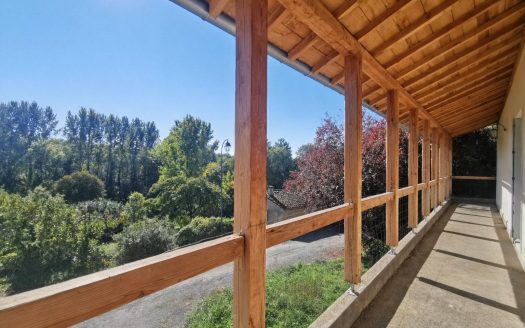 Green Perigord natural park property with a large insulated and heated outbuilding