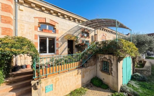 Grans (13) – Renovated village house – 3 bedrooms – 110 sqm