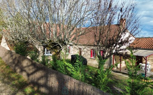 House and cottage in Pazac, Périgord Noir.