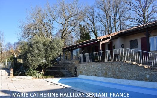 YOUR COZY NEST WITH AN EXCEPTIONAL VIEW