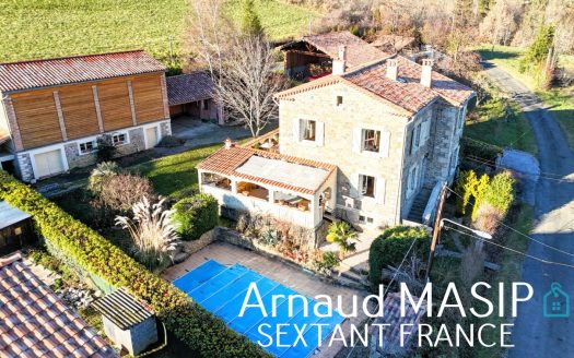 DETACHED 3-BED PROPERTY WITH POOL, TERRACES, ATTRACTIVE GARDEN AND LARGE BARN FOR CONVERSION