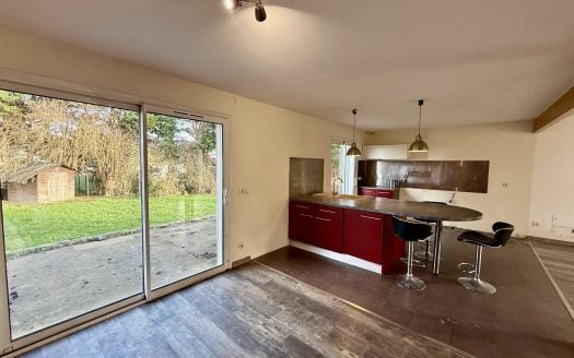 House 140 sqm – 5 bedrooms – 1200 sqm plot – Large 60 sqm living room